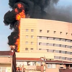 Großbrand Krankenhaus Istanbul 